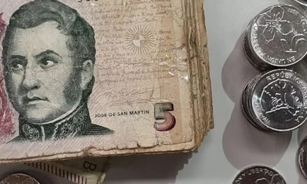 Extienden hasta fin de febrero la validez de los billetes de 5 pesos