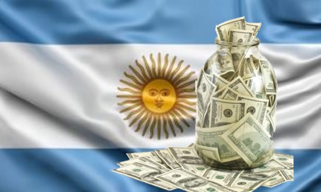 El ingreso en dólares de las familias argentinas cayeron 81% en los últimos 10 años