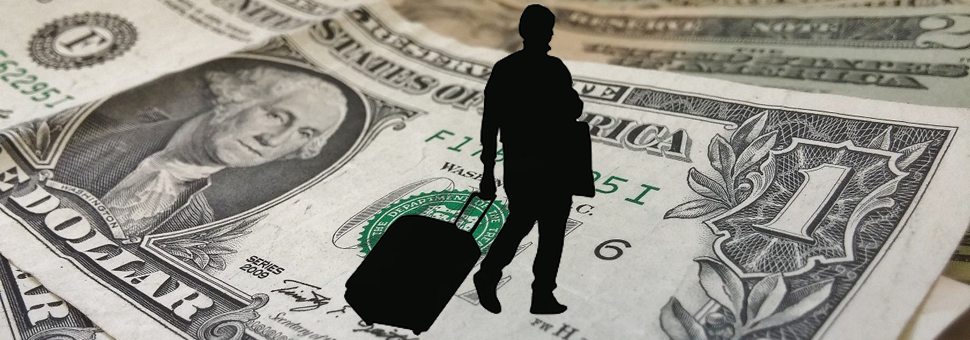 El Gobierno analiza implementar un dólar turista extranjero